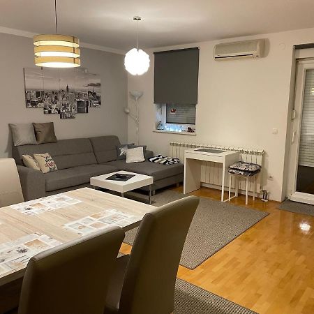 Apartman Luna Near Zagreb Airport Velika Gorica Esterno foto