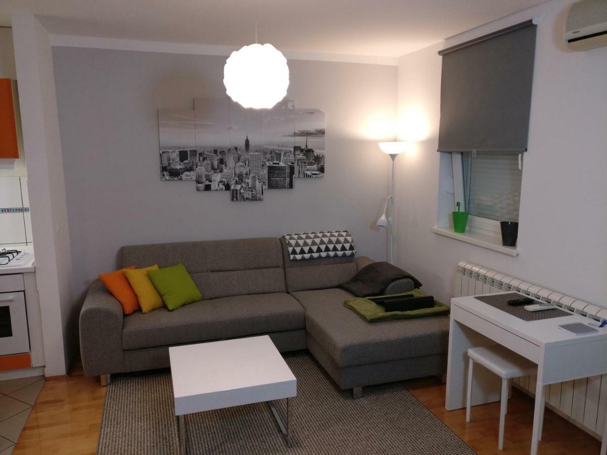 Apartman Luna Near Zagreb Airport Velika Gorica Esterno foto